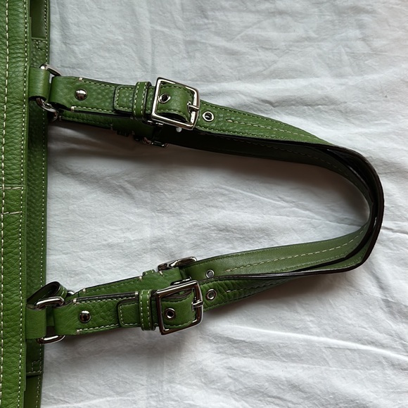 Green Leather COACH Zippered Tote - New Condition - Picture 6 of 9